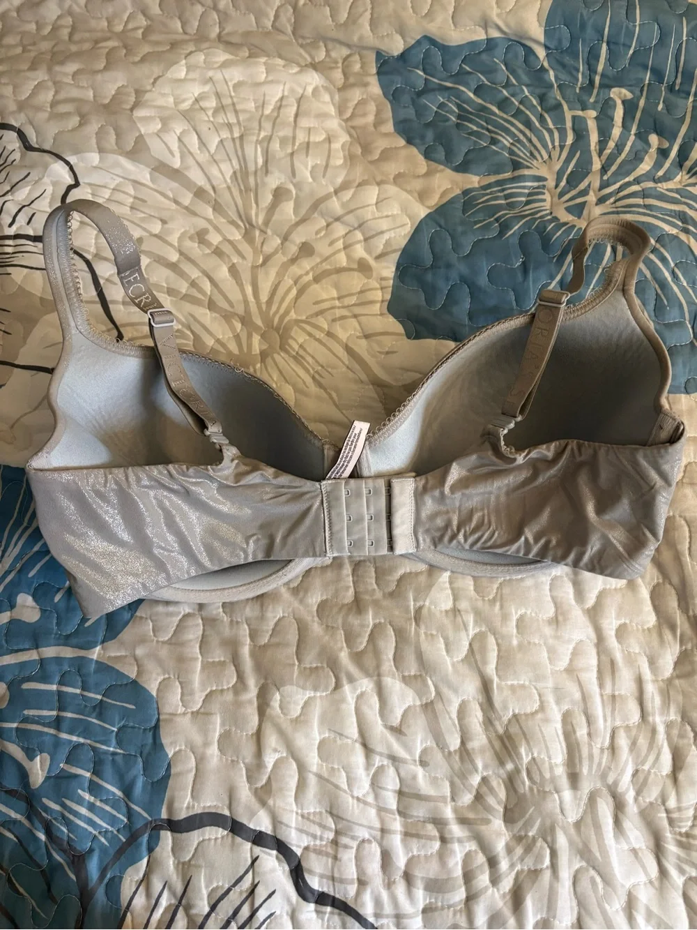 Victoria's Secret Smooth Silver T-Shirt Bra